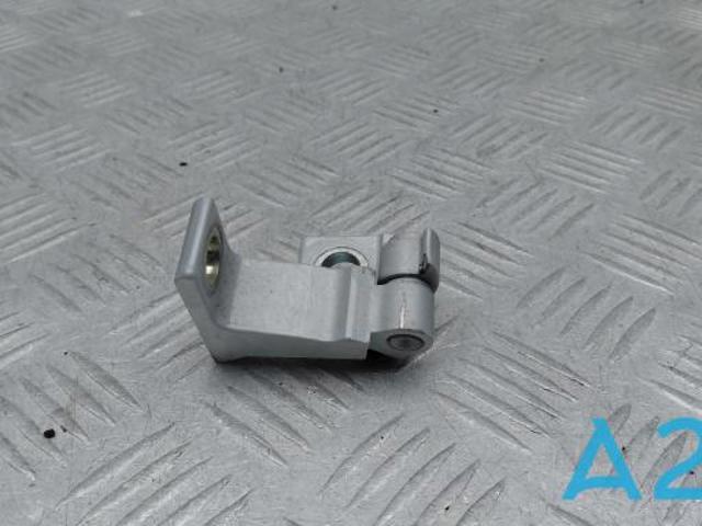 Завіса дверей передных лівих 8V5833403C VAG