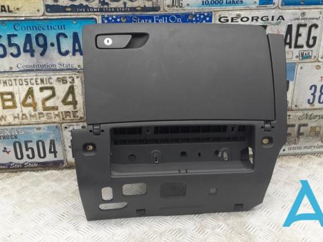 Ящик для предметів догляду 8V58803026PS VAG