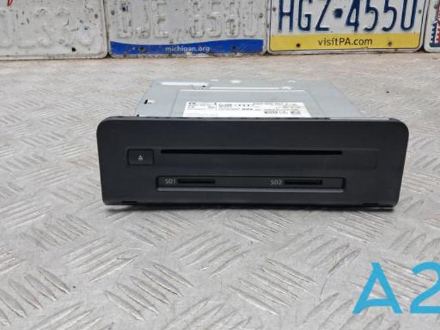 Блок керування мультимедійний 8W0035652J VAG