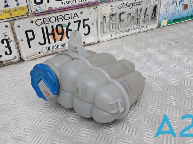 Розширювальний бачок охолодження 8W0121405E VAG