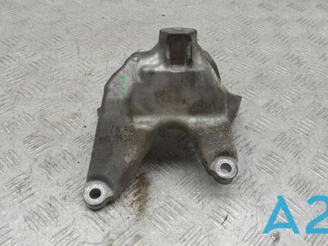 Кронштейн подушки (опори) двигуна, лівої 8W0199307L VAG