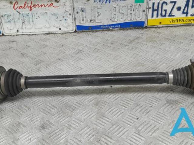 Піввісь задня, ліва 8W0501203K VAG