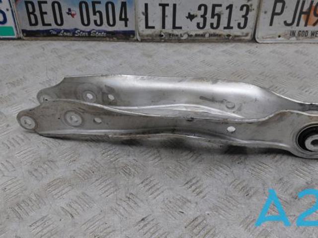 Важелі задньої підвіски 8W0505311H VAG