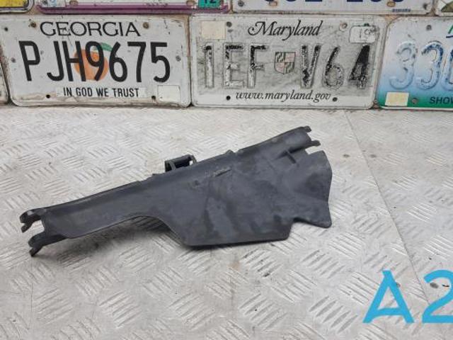 Захист заднього нижнього важеля 8W0505562B VAG