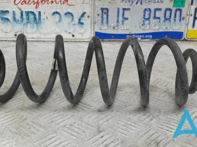 Пружина підвіски задня 8W0511115DT VAG