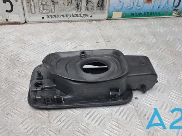 Горловина бензобака 8W0809906 VAG