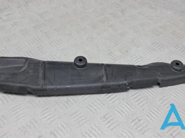 Ущільнювач крила 8W0821112 VAG