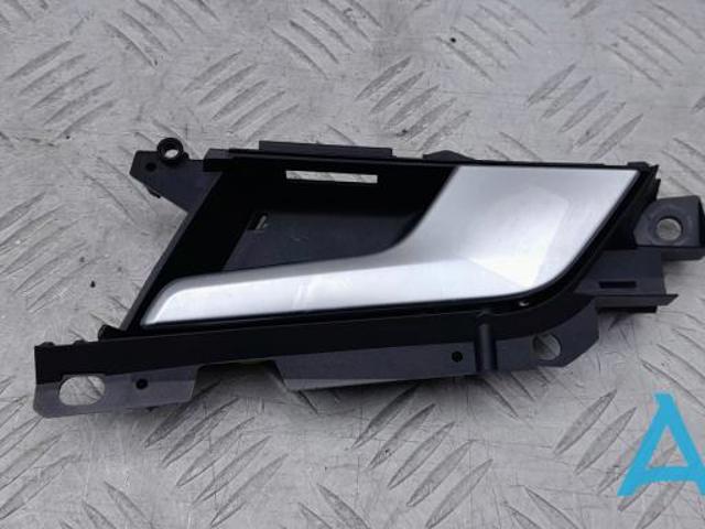 Ручка передніх дверей внутрішня, права 8W0837020C4PK VAG
