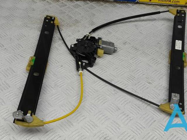 Склопідйомник передньої правої двері 8W0837462 VAG