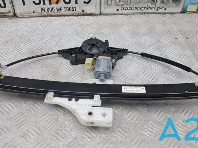 Склопідйомник задніх правих дверей 8W0839462 VAG