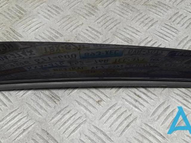 Накладка задньої двері, правої, вертикальна 8W0839902A5FQ VAG