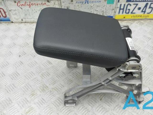 Кронштейн підлокітника 8W0864207H38M VAG