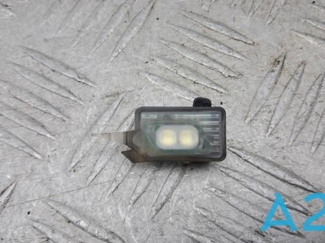 Ліхтар підсвічування ручки дверей передніх 8W0947133 VAG