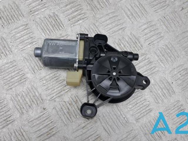 Мотор склопідйомника водійських дверей 8W0959801 VAG