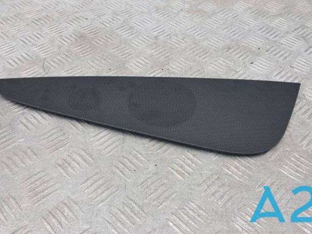 Решітка на "торпедо" обдування лобового скла 8W1819636B6PS VAG