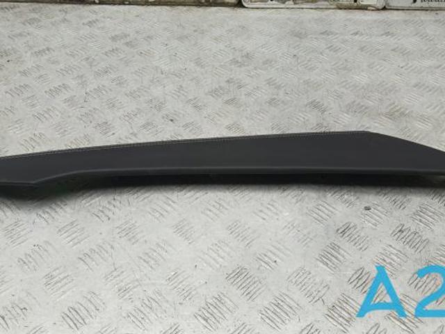 Декоративна накладка центральної консолі 8W1863306CKND VAG