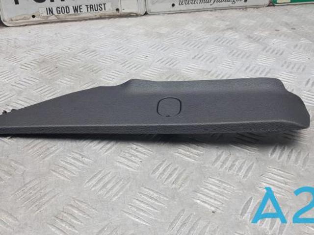 Декоративна накладка центральної консолі 8W1863312A4PK VAG