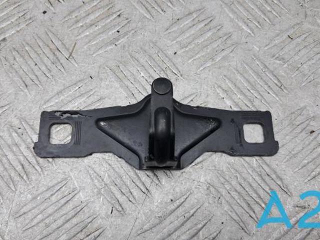 Фіксатор (зацеп) замка дверей 8W5827507 VAG