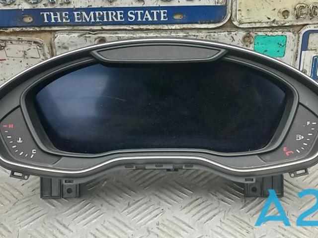 Приладова дошка-щиток приладів 8W5920890D VAG