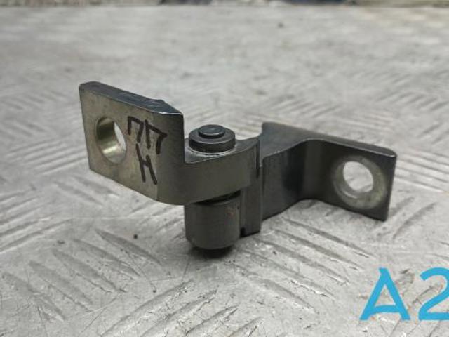 Петля задньої (двостулкової) двері, права нижня 8X4833406A VAG