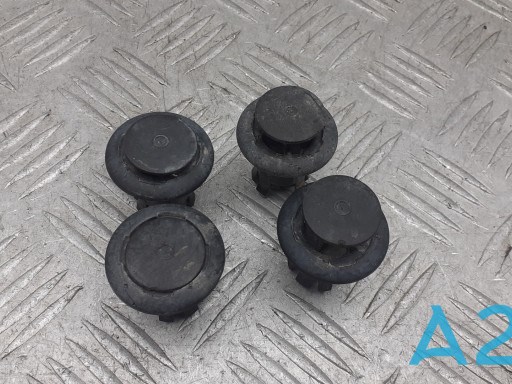 Пістон (кліп) кріплення підкрилки переднього крила 9046705063C0 TOYOTA