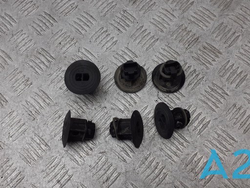 Пістон (кліп) кріплення накладок порогів 9046722015 TOYOTA