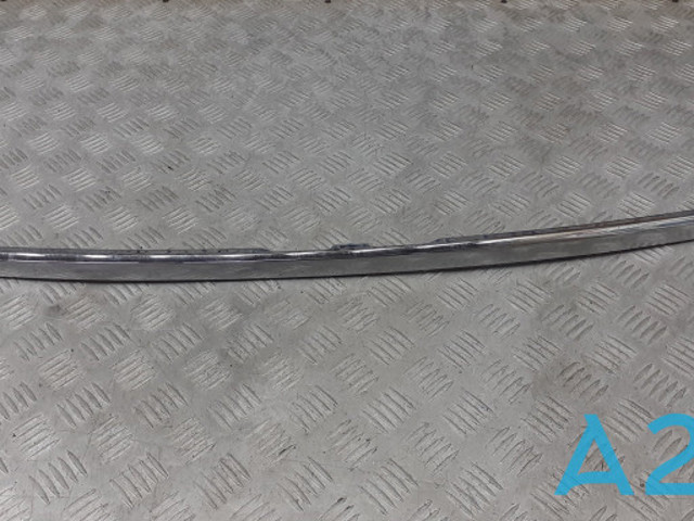 Накладка задньої 3-й/5-й двері 908105HA0A NISSAN
