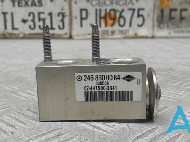Клапан розширювальний 922005DA0A NISSAN