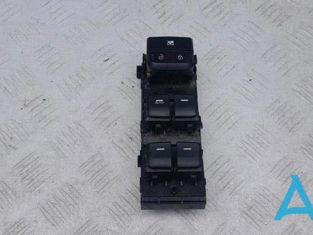 Кнопковий блок керування склопідіймачами передній лівий 93570G5320 HYUNDAI