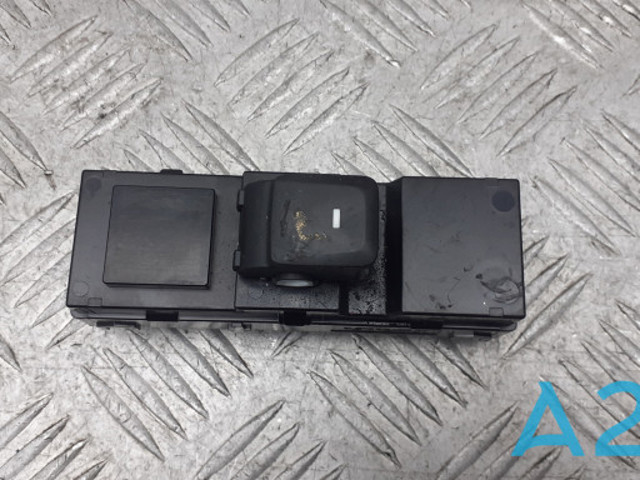 Кнопка вмикання двигуна склопідіймача задня 93580C1000 HYUNDAI
