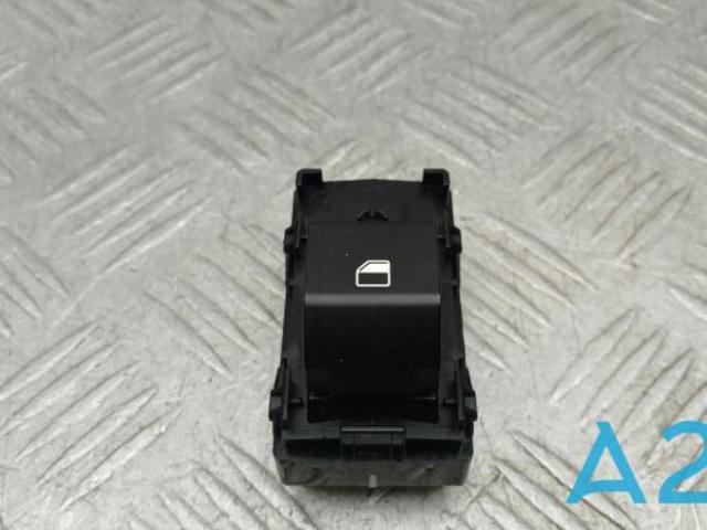 Кнопка вмикання склоочисника заднього скла 93581CV000 HYUNDAI