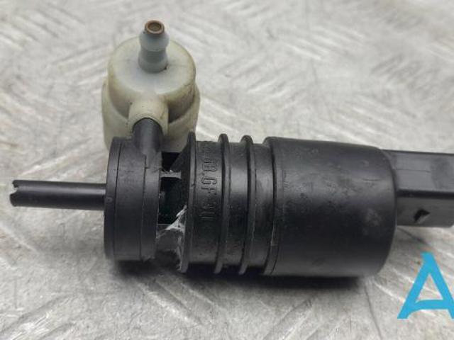 Електропомпа омивача переднього скла 95562817201 PORSCHE