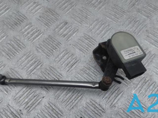 Датчик рівня положення кузова, задній правий 97033302204 PORSCHE