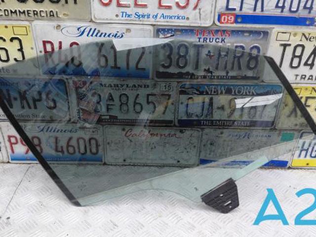Скло задньої двері правої 97054251203 PORSCHE