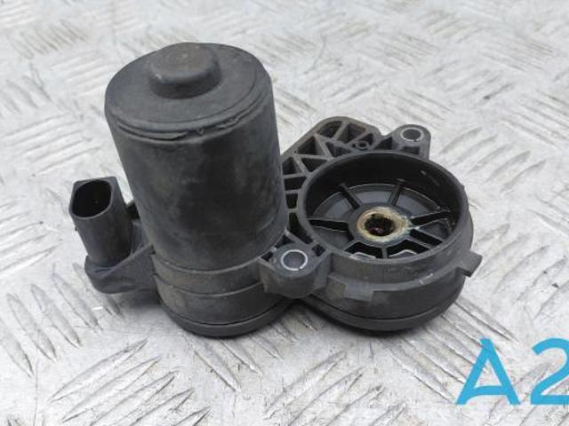 Двигун приводу гальмівного супорту заднього стоянкової системи A0009061203 MERCEDES