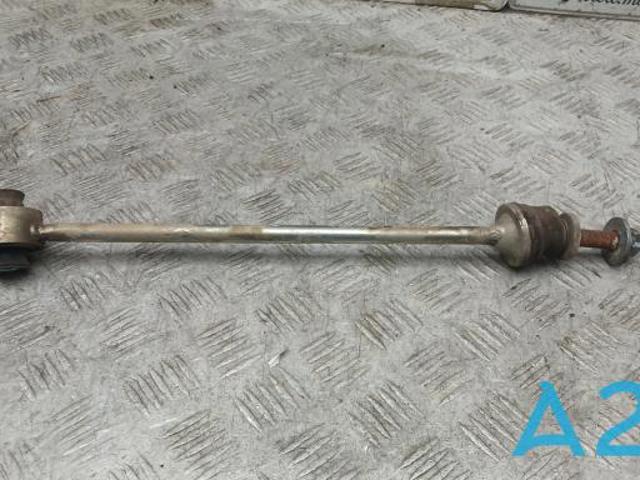 Стійка стабілізатора, переднього, права A1663200889 MERCEDES