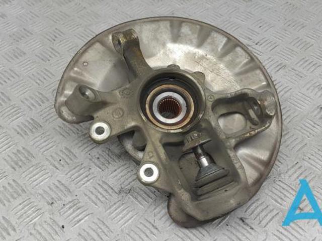 Цапфа поворотна права A1663500508 MERCEDES