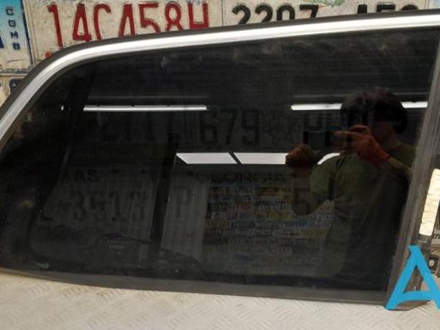 Скло-кватирка двері, задньої, правої A1666700449 MERCEDES