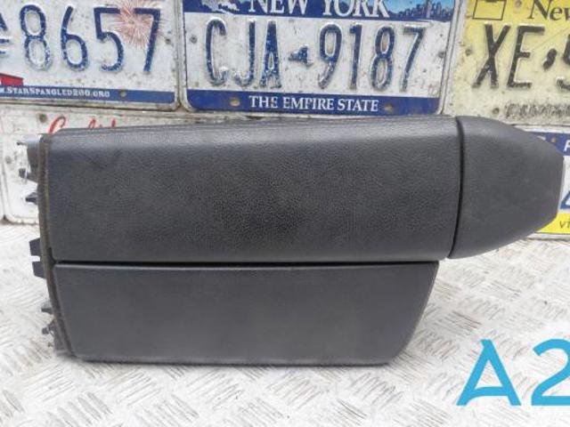 Кришка підлокітника A16668008199H15 MERCEDES
