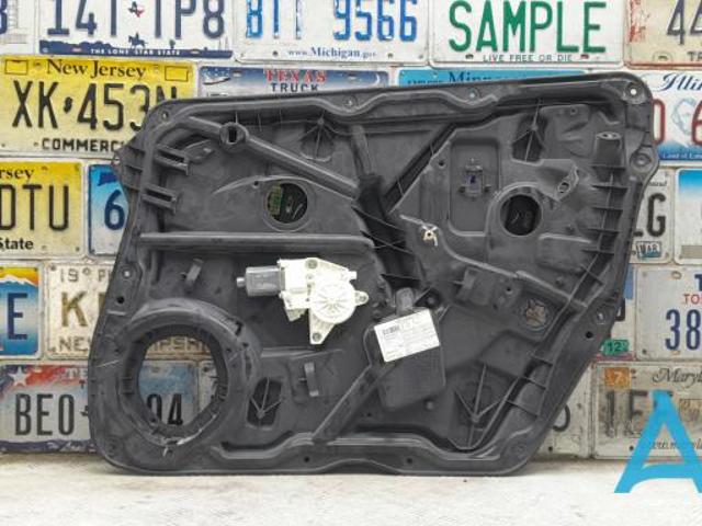 Склопідйомник передньої правої двері A1667201202 MERCEDES