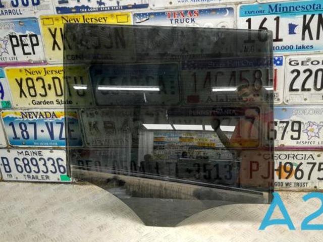 Скло задньої двері правої A1667352610 MERCEDES