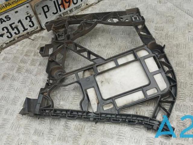 Кронштейн бампера заднього, зовнішній лівий A1668801201 MERCEDES