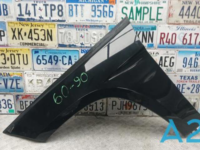 Ліве переднє крило A1668802700 MERCEDES