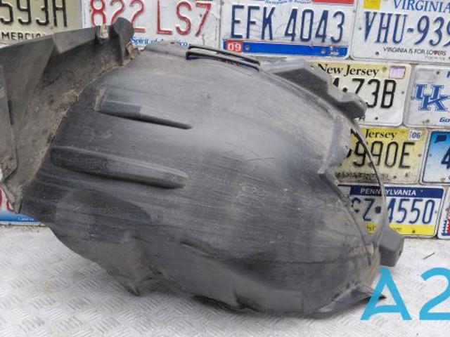 Підкрилок переднього крила, правий передній A1668802705 MERCEDES
