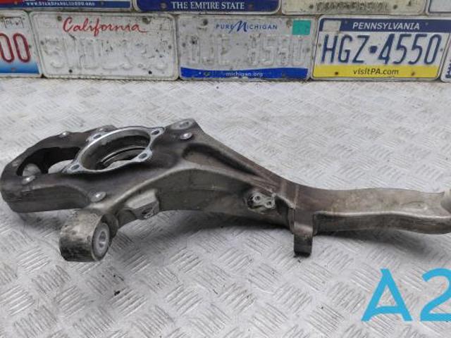 Кулак поворотний передній правий A1673322600 MERCEDES