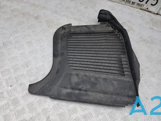 Решітка склоочисників, права A1678311300 MERCEDES