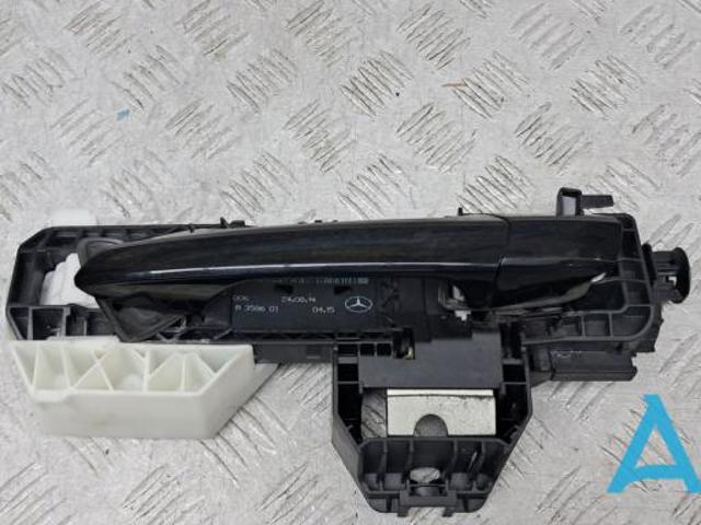Ручка двері лівою зовнішня перед/зад A2047600170 MERCEDES