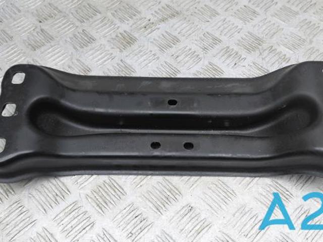 Кріплення кпп A2052400102 MERCEDES