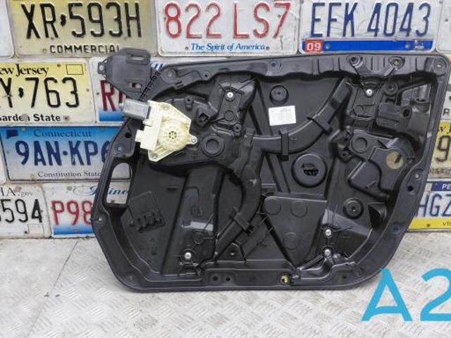 Склопідйомник передньої правої двері A2057205023 MERCEDES