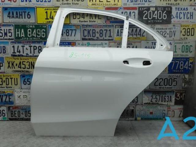 Двері пасажирськи задні ліві A2057300105 MERCEDES